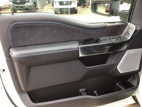 New 2026 Ford F250 Platinum w/ FX4 Off-Road Package image 21