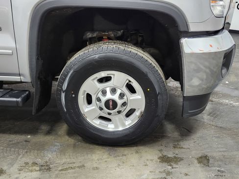 Used 2019 GMC Sierra 2500 SLE image 9