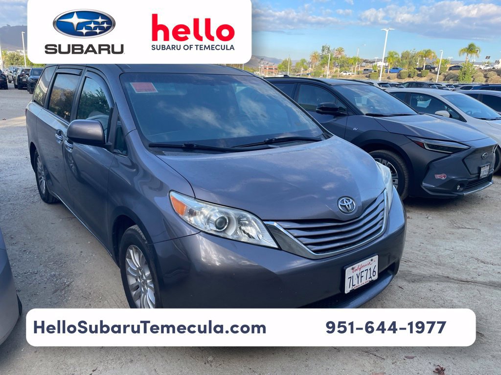 Used 2015 Toyota Sienna XLE w/ XLE Navigation Package FWD image 1