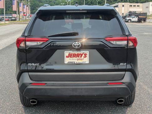 Used 2023 Toyota RAV4 XLE FWD image 5