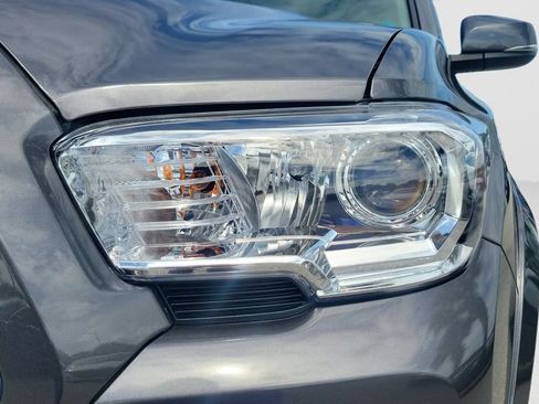 Used 2022 Toyota Tacoma SR5 w/ Technology Package RWD image 24