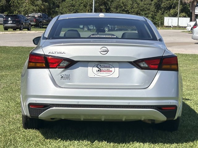 Used 2025 Nissan Altima 2.5 SV FWD image 8