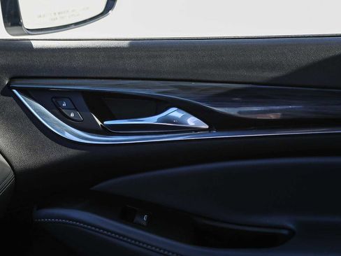 Used 2023 Buick Enclave Essence image 21