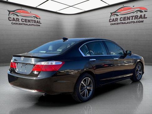 Used 2014 Honda Accord Touring image 5