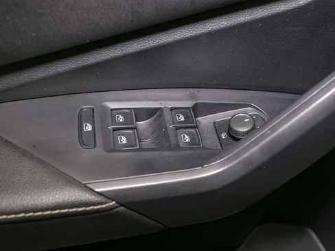 Certified 2022 Volkswagen Jetta SE FWD image 40