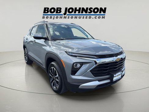 Used 2025 Chevrolet TrailBlazer LT w/ Convenience Package AWD/4WD image 1