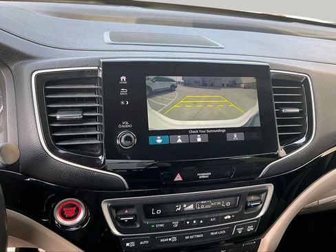 Used 2020 Honda Pilot Touring image 26