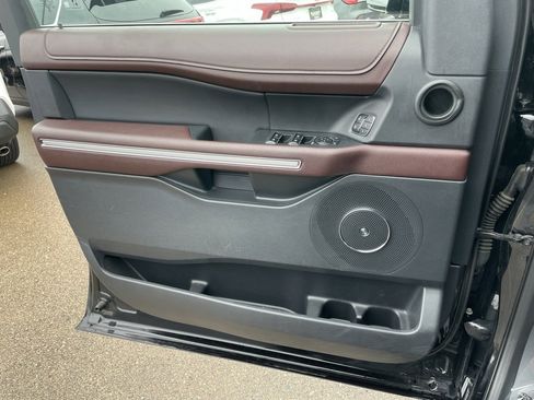 Used 2024 Ford Expedition Max Limited image 57