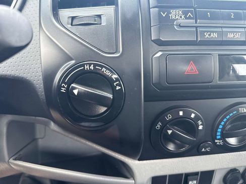 Used 2012 Toyota Tacoma 4x4 Regular Cab image 18