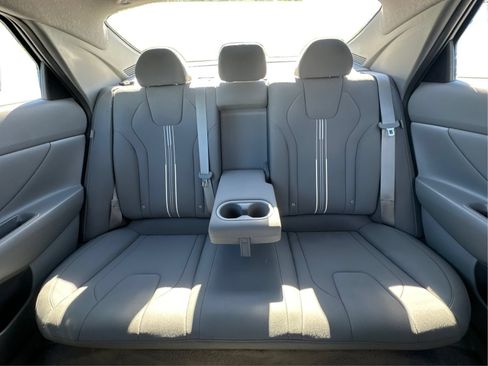 Certified 2024 Hyundai Elantra SEL w/ Convenience Package FWD image 15