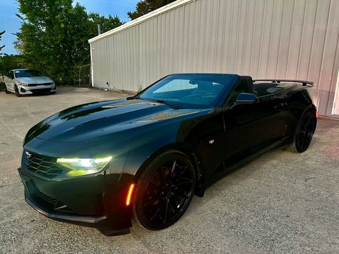 Used 2019 Chevrolet Camaro LT RWD image 5