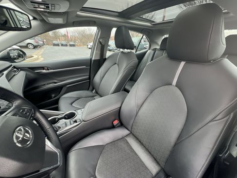 Used 2019 Toyota Camry XSE w/ Driver Assist Package image 13