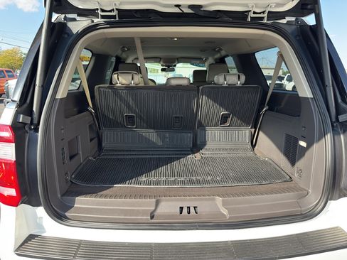Used 2021 Ford Expedition Max XLT image 7