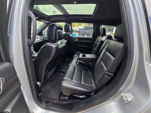 Used 2018 Jeep Grand Cherokee Limited w/ Luxury Group II image 13