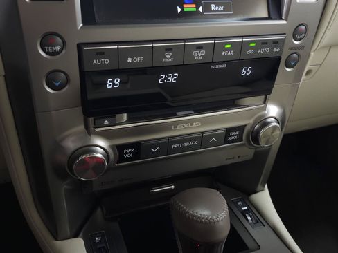 Used 2016 Lexus GX 460 w/ Premium Package AWD/4WD image 23
