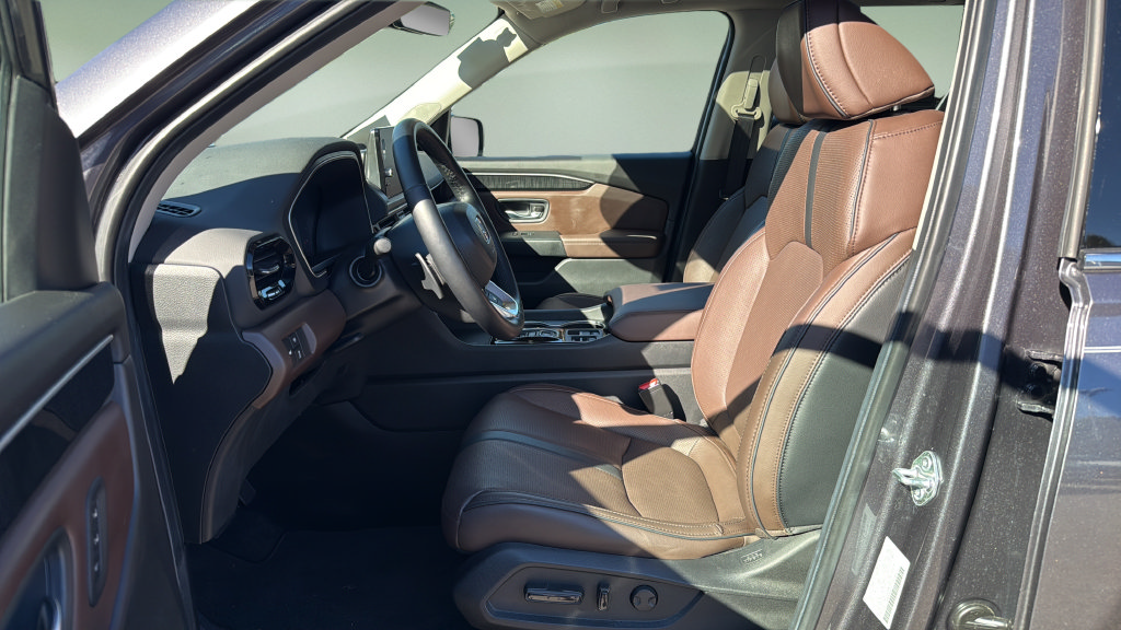 Used 2024 Honda Pilot Elite image 12