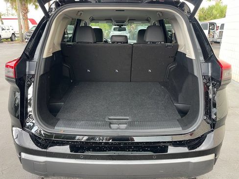 Used 2026 Nissan Rogue SL FWD image 4