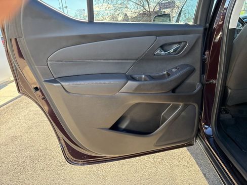Used 2020 Chevrolet Traverse LT image 34