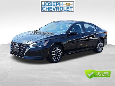 Used 2023 Nissan Altima 2.5 SV FWD image 2