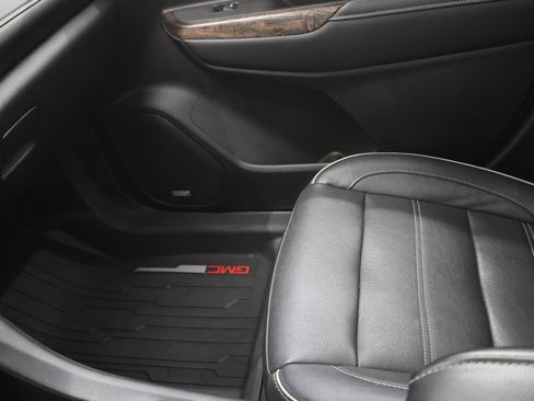 Used 2020 GMC Acadia Denali w/ Trailering Package image 15