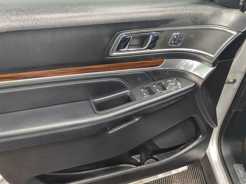 Used 2017 Ford Explorer Limited w/ Equipment Group 301A AWD/4WD image 64