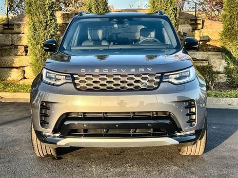 New 2026 Land Rover Discovery Limited Edition image 8