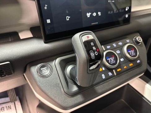 Used 2025 Land Rover Defender 110 S image 16