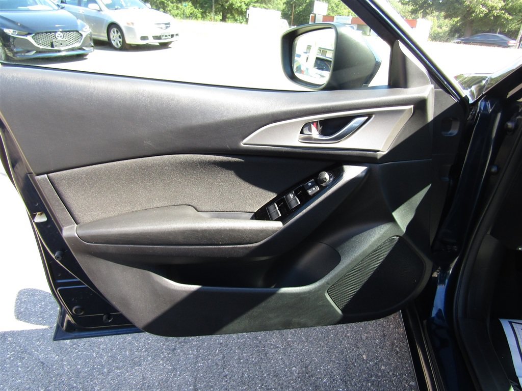 Used 2017 MAZDA MAZDA3 Sport w/ Preferred Equipment Package FWD image 14