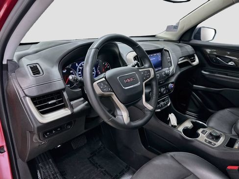 Used 2024 GMC Terrain Denali w/ Denali Premium Package AWD/4WD image 9