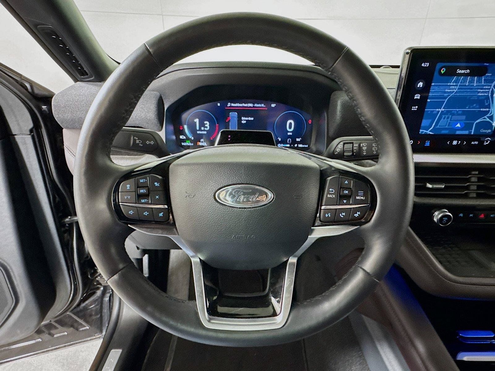 Used 2025 Ford Explorer Platinum w/ LUX Leather Package AWD/4WD image 9