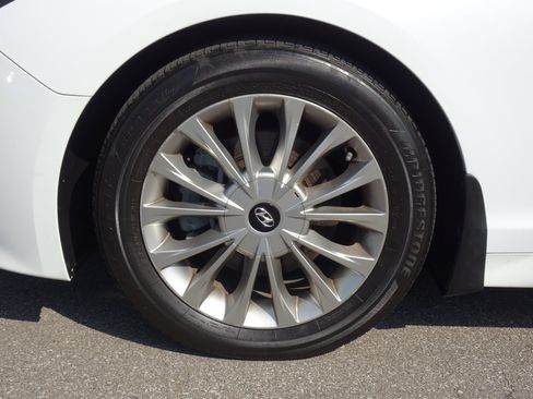 Used 2015 Hyundai Sonata Limited w/ Option Group 05 FWD image 26