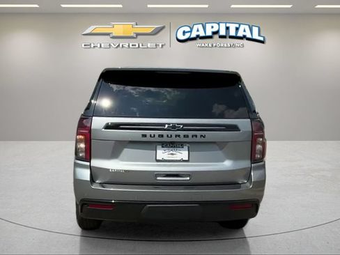 Used 2023 Chevrolet Suburban Z71 w/ Luxury Package AWD/4WD image 4
