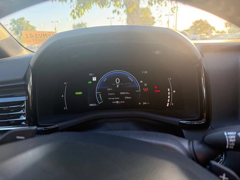 Used 2025 Toyota Camry SE FWD image 7