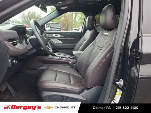 Used 2025 Ford Explorer Platinum w/ LUX Leather Package AWD/4WD image 18