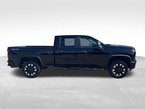Used 2020 Chevrolet Silverado 2500 Custom w/ Custom Value Package image 8