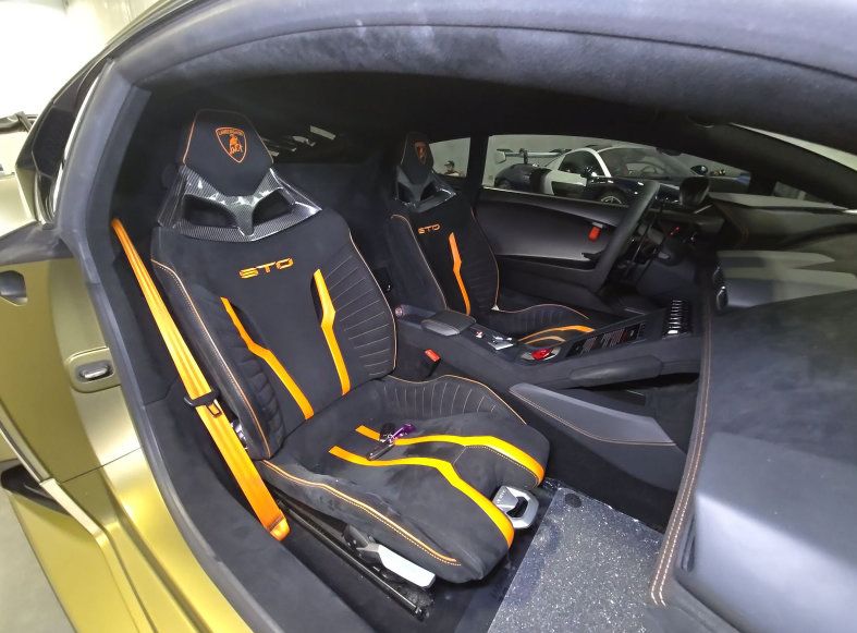 Used 2022 Lamborghini Huracan STO RWD image 6