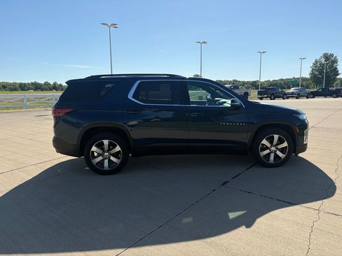 Used 2023 Chevrolet Traverse LT w/ LT Premium Package AWD/4WD image 7