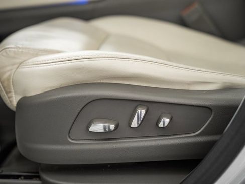 Used 2018 Cadillac XT5 Luxury image 37