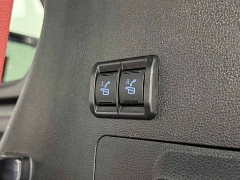 Used 2024 Toyota Sequoia Platinum image 39