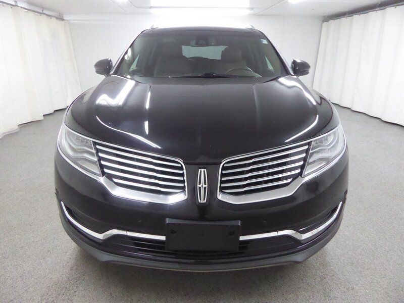 Used 2016 Lincoln MKX Reserve w/ Luxury Package AWD/4WD image 2