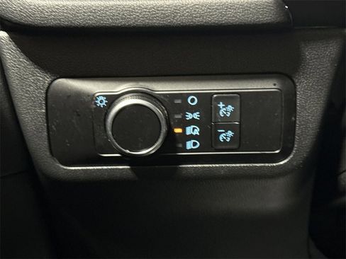 Used 2022 Ford Escape SE image 17