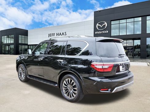 Used 2024 Nissan Armada Platinum w/ Captain's Chairs Package image 2