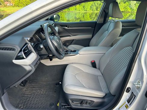 Used 2024 Toyota Camry SE FWD image 15