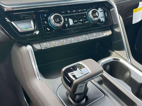 New 2026 GMC Sierra 1500 Denali w/ Denali Reserve Package AWD/4WD image 27