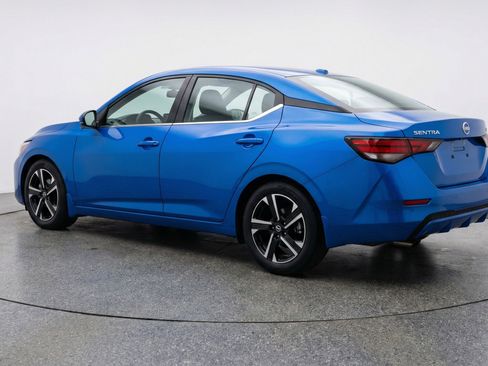 Used 2025 Nissan Sentra SV image 6