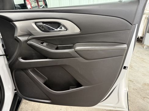 Used 2018 Chevrolet Traverse LT AWD/4WD image 12