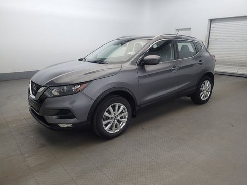Used 2022 Nissan Rogue Sport SV image 2