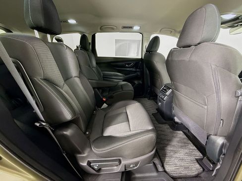Used 2023 Subaru Ascent Premium w/ Convenience Package image 31