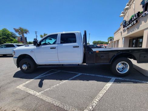 Used 2023 RAM 3500 Tradesman w/ Chrome Appearance Group AWD/4WD image 10