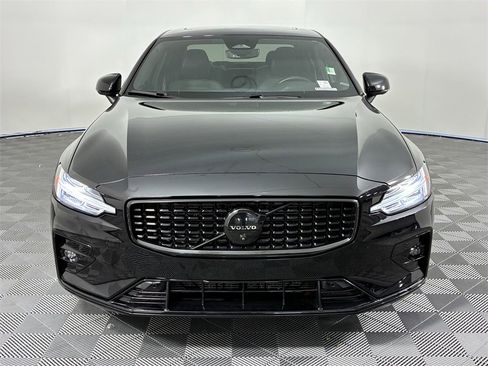 Used 2024 Volvo S60 B5 Plus image 9